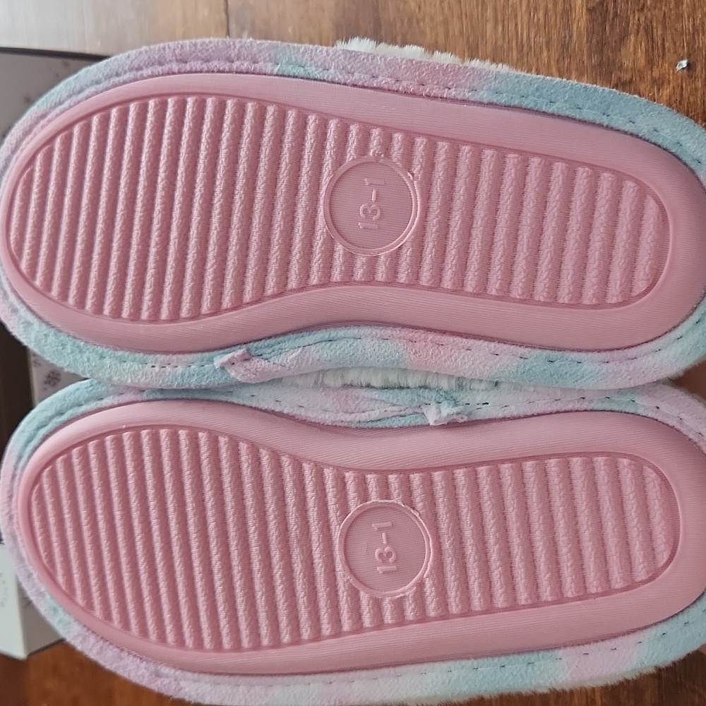 Fleece Lined Kids Slippers - Pink and Blue Pastel Tie-dye Size 13-1 NIB - Picture 2 of 6